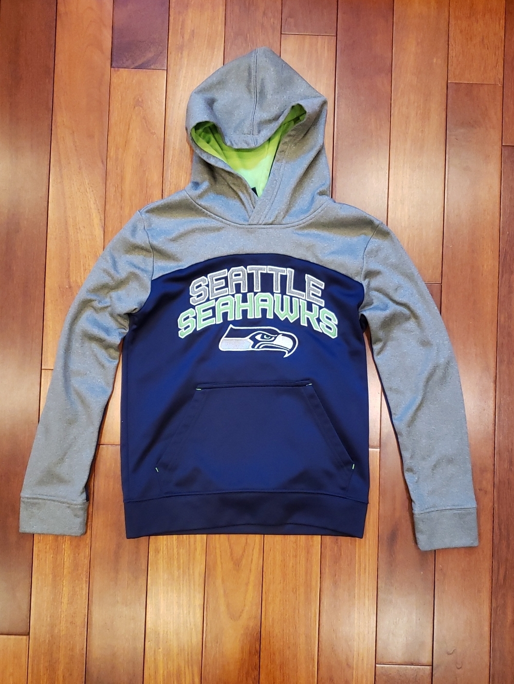 Seattle Seahawks Football Pullover Hoodie Sweatshirt Youth Medium